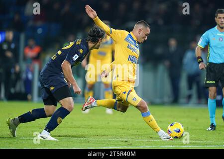 Frosinone, Italia. 6 novembre 2023. Arijon Ibrahimovic del Frosinone calcio durante il match di serie A Tim tra Frosinone calcio e Empoli calcio allo Stadio Benito stirpe il 6 ottobre 2023 a Frosinone. Crediti: Giuseppe Maffia/Alamy Live News Foto Stock