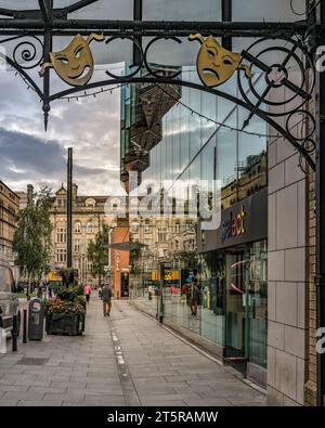 Gaiety Theatre e King Street. Dublino, Irlanda. Foto Stock