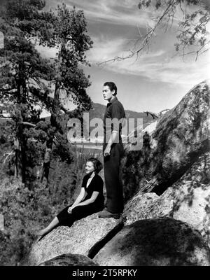 Sylvia Sidney, Henry fonda, sul set del film "The Trail of the Lonesome Pine", Paramount Pictures, 1936 Foto Stock