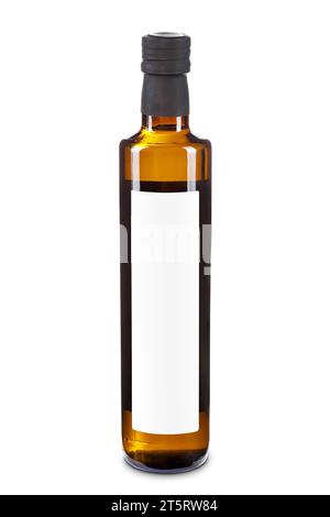 Bottiglia di olio d'oliva o aceto in vetro marrone con etichetta bianca isolata su bianco. Modello per il branding dei prodotti. Oliva extravergine di oliva, colza pressata a freddo, S Foto Stock