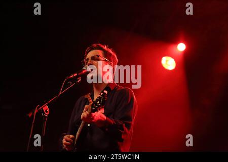 Nick Waterhouse bei einem Konzert im Huxleys Neue Welt a Berlino, 6. Novembre 2023. Nick Waterhouse Konzert Berlin *** Nick Waterhouse ad un concerto all'Huxleys Neue Welt di Berlino, 6 novembre 2023 Nick Waterhouse Concert Berlin Credit: Imago/Alamy Live News Foto Stock