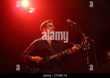 Nick Waterhouse bei einem Konzert im Huxleys Neue Welt a Berlino, 6. Novembre 2023. Nick Waterhouse Konzert Berlin *** Nick Waterhouse ad un concerto all'Huxleys Neue Welt di Berlino, 6 novembre 2023 Nick Waterhouse Concert Berlin Credit: Imago/Alamy Live News Foto Stock