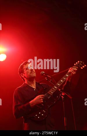 Nick Waterhouse bei einem Konzert im Huxleys Neue Welt a Berlino, 6. Novembre 2023. Nick Waterhouse Konzert Berlin *** Nick Waterhouse ad un concerto all'Huxleys Neue Welt di Berlino, 6 novembre 2023 Nick Waterhouse Concert Berlin Credit: Imago/Alamy Live News Foto Stock