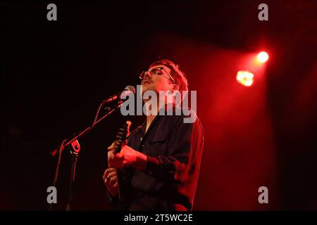 Nick Waterhouse bei einem Konzert im Huxleys Neue Welt a Berlino, 6. Novembre 2023. Nick Waterhouse Konzert Berlin *** Nick Waterhouse ad un concerto all'Huxleys Neue Welt di Berlino, 6 novembre 2023 Nick Waterhouse Concert Berlin Credit: Imago/Alamy Live News Foto Stock