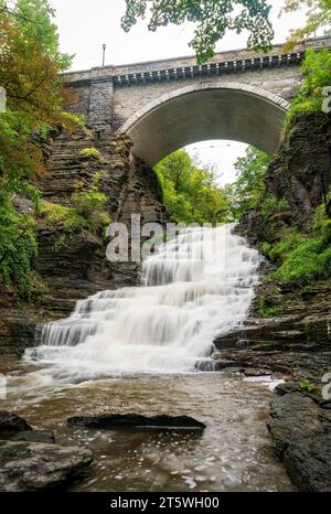 Il sentiero della gola di Cascadilla a Ithaca, New York Foto Stock