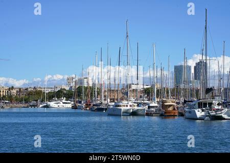 Barcellona, Spagna - splendido paesaggio marino della Marina Port Vell a Barcellona Foto Stock