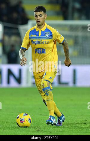 Frosinone, Lazio. 6 novembre 2023. Enzo Barrenechea di Frosinone durante la partita di serie A tra Frosinone e Empoli allo stadio Benito Stirpe di Frosinone, Italia, 6 novembre 2023. AllShotLive/Sipa USA credito: SIPA USA/Alamy Live News Foto Stock