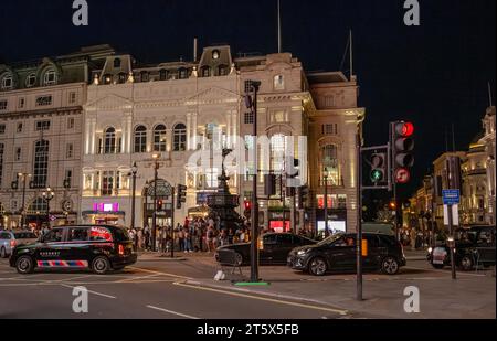 Piccadilly Circus, Shaftsbury Memorial (Eros) e Criterion Theatre, Londra Foto Stock