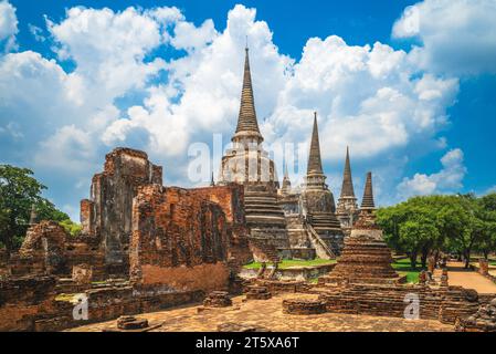 I tre Chedi di Wat Phra si Sanphet situati ad ayutthaya, thailandia Foto Stock