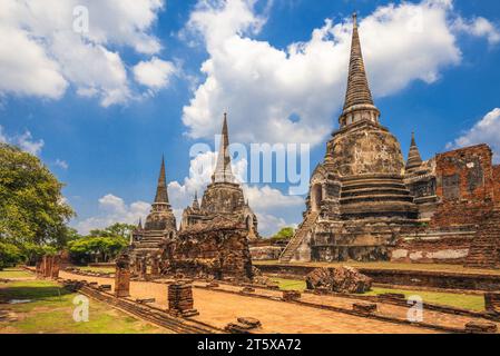 I tre Chedi di Wat Phra si Sanphet situati ad ayutthaya, thailandia Foto Stock