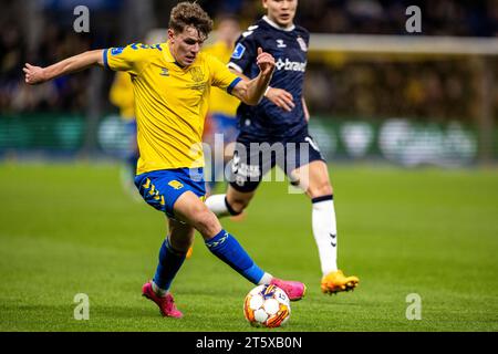 Brondby, Danimarca. 6 novembre 2023. Mathias Kvistgaarden (36) di Broendby SE visto durante il 3F Superliga match tra Broendby IF e Aarhus GF al Brondby Stadium. (Foto: Gonzales Photo/Alamy Live News Foto Stock