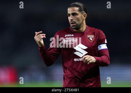 Torino, Italia. 6 novembre 2023. Ricardo Rodriguez del Torino FC gestisce durante la partita di serie A tra Torino FC e noi Sassuolo allo Stadio Olimpico il 6 novembre 2023 a Torino. Crediti: Marco Canoniero/Alamy Live News Foto Stock