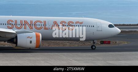 Tenerife, Spagna 5 novembre 2023. Airbus A330-243 di Sunclass Airlines. Immagine di un aereo Sunclass Airlines che ruba a Tenerife Foto Stock