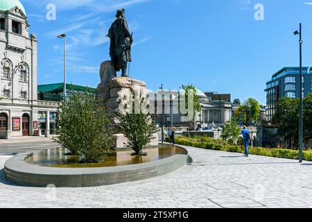 Statua di William Wallace, di William Grant Stevenson, Rosemount Viaduct, Union Terrace Gardens, Aberdeen, Scozia, REGNO UNITO Foto Stock