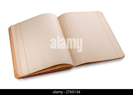 Antico quaderno aperto con righe sulle pagine ingiallite dal tempo, isolato su bianco con percorso di ritaglio incluso Foto Stock