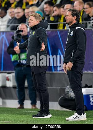 DORTMUND - (l-r) allenatore del Newcastle United FC Eddie Howe, assistente allenatore del Newcastle United FC Jason Tindall durante la partita di UEFA Champions League tra Borussia Dortmund e Newcastle United FC al Signal Iduna Park il 7 novembre 2023 a Dortmund, in Germania. ANP | Hollandse Hoogte | GERRIT VAN COLOGNE Foto Stock