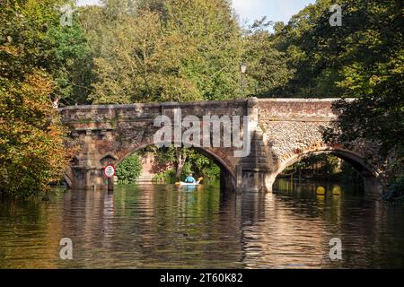Bishop Bridge sul fiume Wensum, Norwich Foto Stock