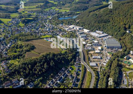Veduta aerea, zona industriale Zur Christinenhütte, Meggen, Lennestadt, Sauerland, Renania settentrionale-Vestfalia, Germania, GERMANIA, Europa, imprese commerciali Foto Stock