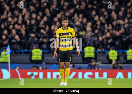 Manchester, Regno Unito. 7 novembre 2023. Aurèle Amenda #4 of Young Boys durante la partita di UEFA Champions League Manchester City vs Young Boys all'Etihad Stadium, Manchester, Regno Unito, il 7 novembre 2023 (foto di Conor Molloy/News Images) a Manchester, Regno Unito il 7 novembre 2023. (Foto di Conor Molloy/News Images/Sipa USA) credito: SIPA USA/Alamy Live News Foto Stock