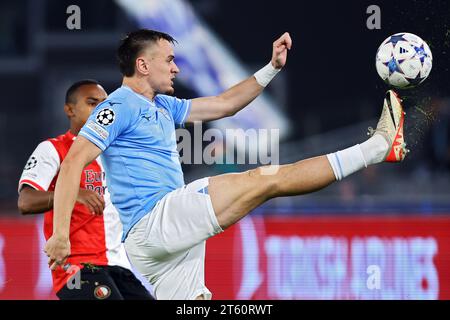 Roma, Italie. 7 novembre 2023. Gil Patricio Gabarron del Lazio in azione durante la UEFA Champions League, gruppo e partita di calcio tra SS Lazio e Feyenoord il 7 novembre 2023 allo Stadio Olimpico di Roma, Italia - foto Federico Proietti/DPPI Credit: DPPI Media/Alamy Live News Foto Stock