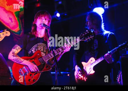 Sala Clamores, Madrid, Spagna. 7 novembre 2023. Esibizione dal vivo di Sarah Shook & The Disarmers. Crediti: EnriquePSans/Alamy Live News Foto Stock