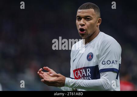 Milano, Italia. 7 novembre 2023. Kylian Mbappe del Paris Saint-Germain FC reagisce durante la fase a gironi della UEFA Champions League 2023/24 - partita di calcio del gruppo F tra l'AC Milan e il Paris Saint-Germain FC allo Stadio San Siro, Milano, Italia il 7 novembre 2023 credito: Agenzia fotografica indipendente/Alamy Live News Foto Stock