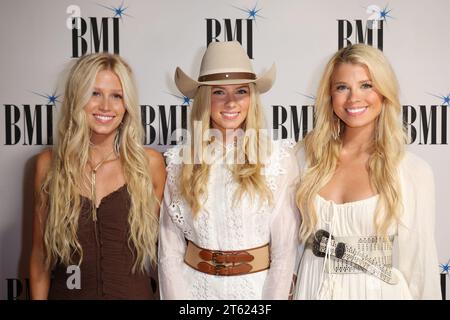 Nashville, Stati Uniti. 7 novembre 2023. I Castellows arrivano al 68° Annual BMI Country Awards tenutosi presso il BMI Building il 7 novembre 2023 a Nashville, Tennessee. © Curtis Hilbun/AFF-USA.COM credito: AFF/Alamy Live News Foto Stock