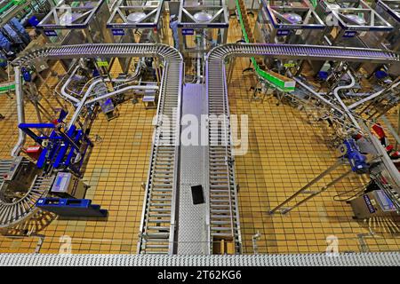 Contea di Luannan - 21 ottobre 2016: Mengniu Dairy (Luannan) Limited Liability Company Production Line, Luannan County, Hebei Province, Cina Foto Stock