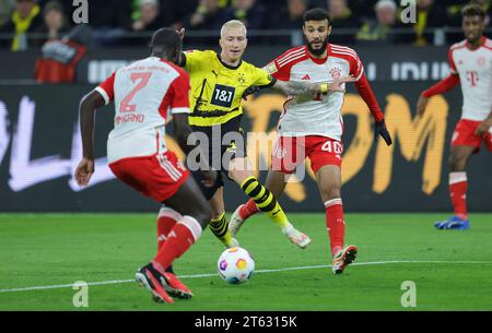 Dortmund, Deutschland. 4 novembre 2023. Firo: 4 novembre 2023, calcio, 1st Bundesliga, 1° campionato, stagione 2023/2024, BVB, Borussia Dortmund - FC Bayern Monaco 0:4 duelli Marco Reus credito: dpa/Alamy Live News Foto Stock