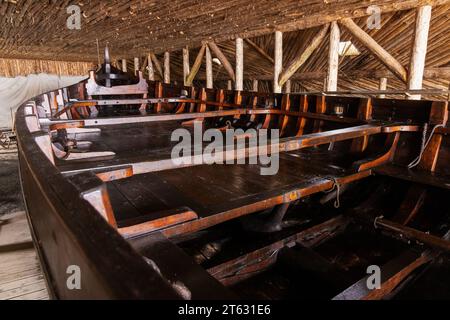 Imbarcazione vichinga o nave vichinga ricostruita nel museo, sito archeologico norreno l'anse aux Meadows e sito UNESCO, Terranova Canada Foto Stock