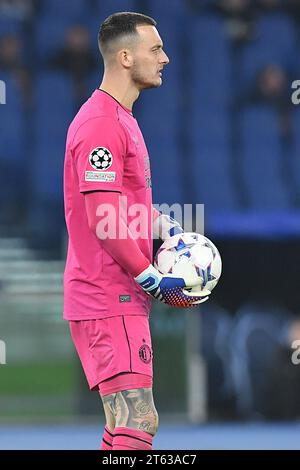 Roma, Lazio. 7 novembre 2023. Justin Bijlow del Feyenoord durante la partita di Champions League tra Lazio e Feyenoord allo stadio olimpico, Italia, 7 novembre 2023. AllShotLive/Sipa USA credito: SIPA USA/Alamy Live News Foto Stock