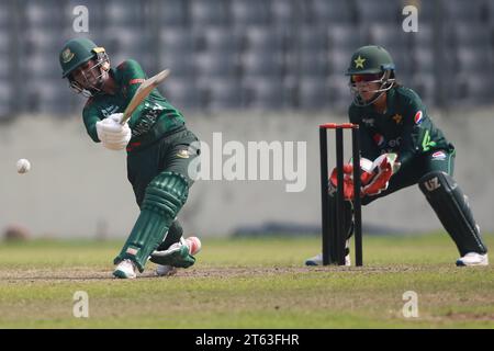 La battitore femminile del Bangladesh Nigar Sultana Joty batte contro il Pakistan nella seconda ODI allo Sher-e-Bangla National Cricket Stadium i Foto Stock