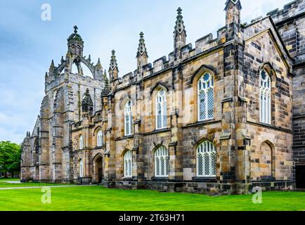 Edificio della cappella del King's College e della Crown Tower, Università di Aberdeen, Old Aberdeen, Scozia, Regno Unito. Fine XV secolo. Foto Stock