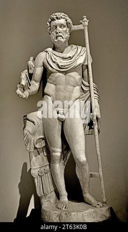 Imperatore Antonio Pio - Tito Fulvio Elio Adriano Antonino Augusto Pio 86 d C – 161 d C arte romana Collezione Farnese - museo Archeologico Nazionale di Napoli Italia. II secolo d.C. dal Tempio di mercurio Palazzo Imperiale, Baiae, Foto Stock