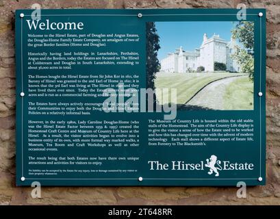 Targa di benvenuto all'Hirsel Estate, Coldstream, Scottish Borders, Scozia, Regno Unito Foto Stock