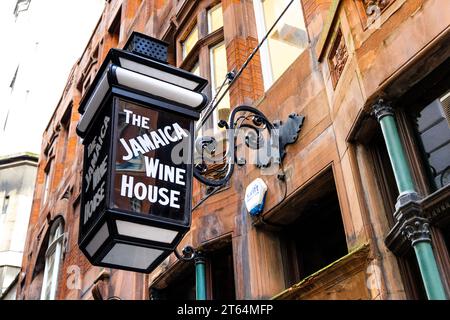 Parte anteriore del Todd's Wine Bar, il sito del primo coffee house di Londra, Regno Unito Foto Stock