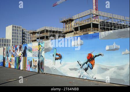 Milano, novembre 2023, cantiere per gli atleti partecipanti ai Giochi olimpici invernali 2026 sul sito dello scalo ferroviario dismesso di porta Romana - Milano, novembre 2023, cantiere per la costruzione del villaggio per gli atleti che parteciperanno alle olimpiadi invernali del 2026 sul luogo dello scalo ferroviario dismesso di porta Romana Foto Stock