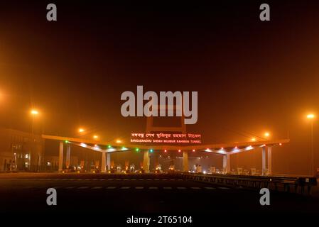 Bangabandhu Tunnel è un tunnel subacqueo situato a Chittagong, Bangladesh, sotto il fiume Karnaphuli. Foto Stock