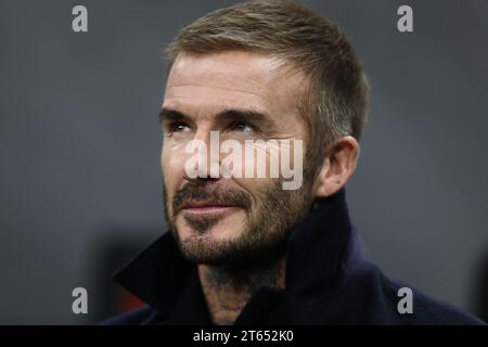 Milano, Italia. 7 novembre 2023. L'ex calciatore David Beckham partecipa alla fase a gironi di UEFA Champions League tra l'AC Milan e il Paris Saint Germain martedì 7 novembre 2023 allo Stadio San Siro, Italia crediti: Mickael Chavet/Alamy Live News Foto Stock