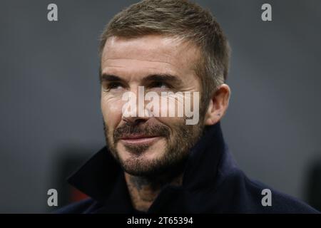 Milano, Italia. 7 novembre 2023. L'ex calciatore David Beckham partecipa alla fase a gironi di UEFA Champions League tra l'AC Milan e il Paris Saint Germain martedì 7 novembre 2023 allo Stadio San Siro, Italia crediti: Mickael Chavet/Alamy Live News Foto Stock