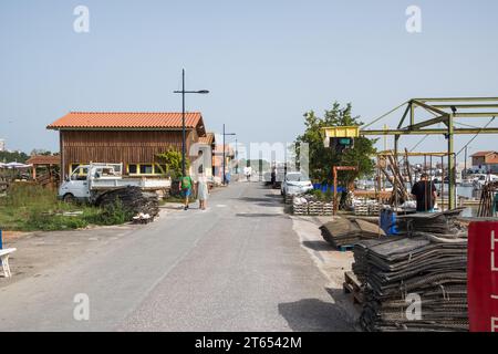 Oyster Shacks al Port de la teste de Buche vicino alla baia di Arcachon nel sud-ovest della Francia Foto Stock