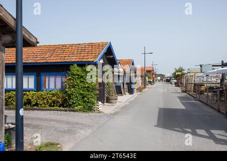 Oyster Shacks al Port de la teste de Buche vicino alla baia di Arcachon nel sud-ovest della Francia Foto Stock