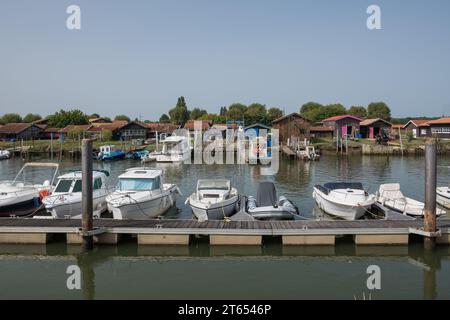 Oyster Shacks al Port de la teste de Buche vicino alla baia di Arcachon nel sud-ovest della Francia Foto Stock