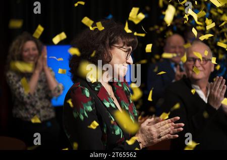 HILVERSUM - Anya Niewierra è la vincitrice del NS Audience Award. Il più grande premio pubblico per i libri nei Paesi Bassi è tornato dopo un anno di assenza. ANP FREEK VAN DEN BERGH paesi bassi fuori - belgio fuori Foto Stock