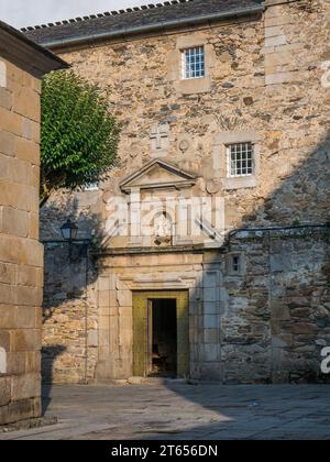 Edificio convento "Convento das Concepcionistas" a Viveiro, Lugo, Galizia, Spagna Foto Stock