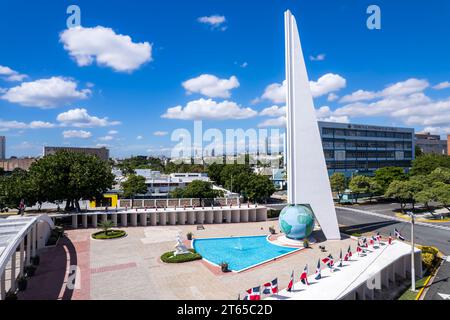 Vista aerea di Santo Domingo, capitale della Repubblica Dominicana, le sue splendide strade ed edifici, la Fuente Centro de los Heroes, il Pabellón de Foto Stock