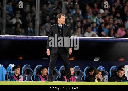 Neapel, Italia. 8 novembre 2023. Calcio: UEFA Champions League, SSC Napoli - 1. FC Union Berlin, fase a gironi, gruppo C, Matchday 4, Stadio Diego Armando Maradona. L'allenatore del Napoli Rudi Garcia segue l'azione. Crediti: Matthias Koch/dpa/Alamy Live News Foto Stock