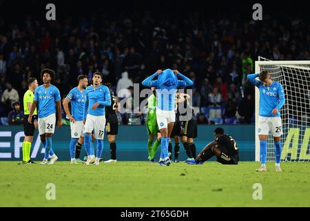 Napoli, Italia. 8 novembre 2023. Esclusione dei giocatori del Napoli al termine della partita di Champions League gruppo C tra SSC Napoli e FC Union Berlin allo stadio Diego Armando Maradona di Napoli (Italia), 8 novembre 2023. Crediti: Insidefoto di andrea staccioli/Alamy Live News Foto Stock