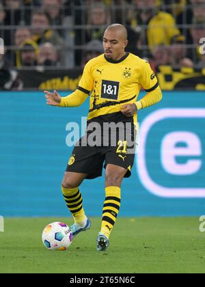 DORTMUND - Donyell Malen del Borussia Dortmund durante la partita di Bundesliga tra Borussia Dortmund e FC Bayern MŸnchen al Signal Iduna Park il 4 novembre 2023 a Dortmund, in Germania. ANP | Hollandse Hoogte | GERRIT VAN COLOGNE Foto Stock