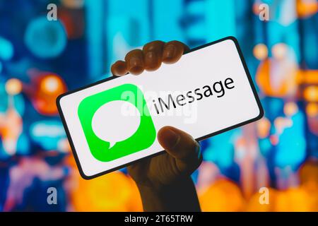 In questa immagine, il logo iMessage viene visualizzato sullo schermo dello smartphone. (Foto di Rafael Henrique / SOPA Images/Sipa USA) *** rigorosamente per scopi editoriali *** Foto Stock